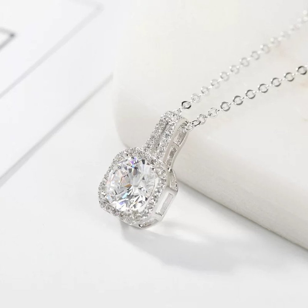 Stunning 2ct CZ S925 Drop Necklace - Picture 2 of 9